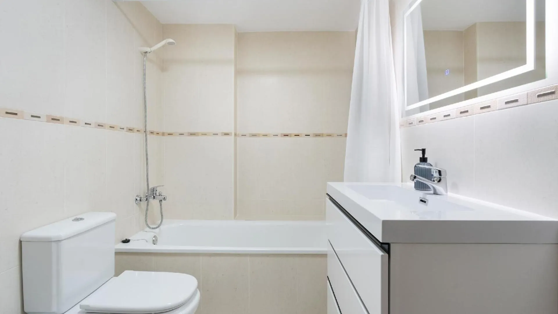 Ferienwohnung Fuer 6 Personen Ca 64 Qm In Roses, Costa Brava Golf De Roses